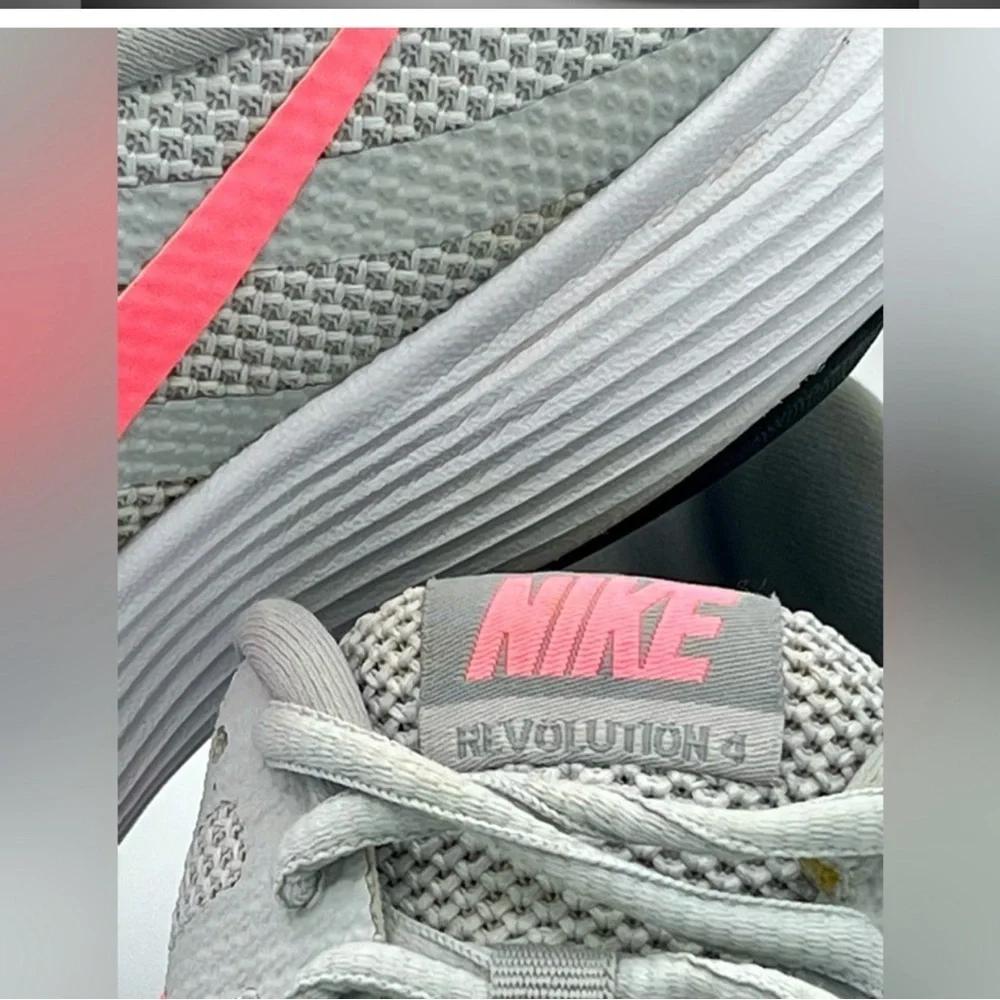 ☑️💗NIKE Revolution 4 908999-016 Women's Running Grey Pink Shoes Size 8 💗☑️ - Picture 3 of 12